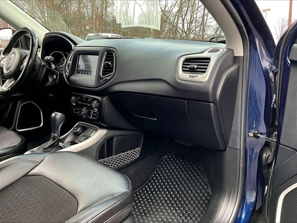Used 2021 Blue Jeep Latitude image 13