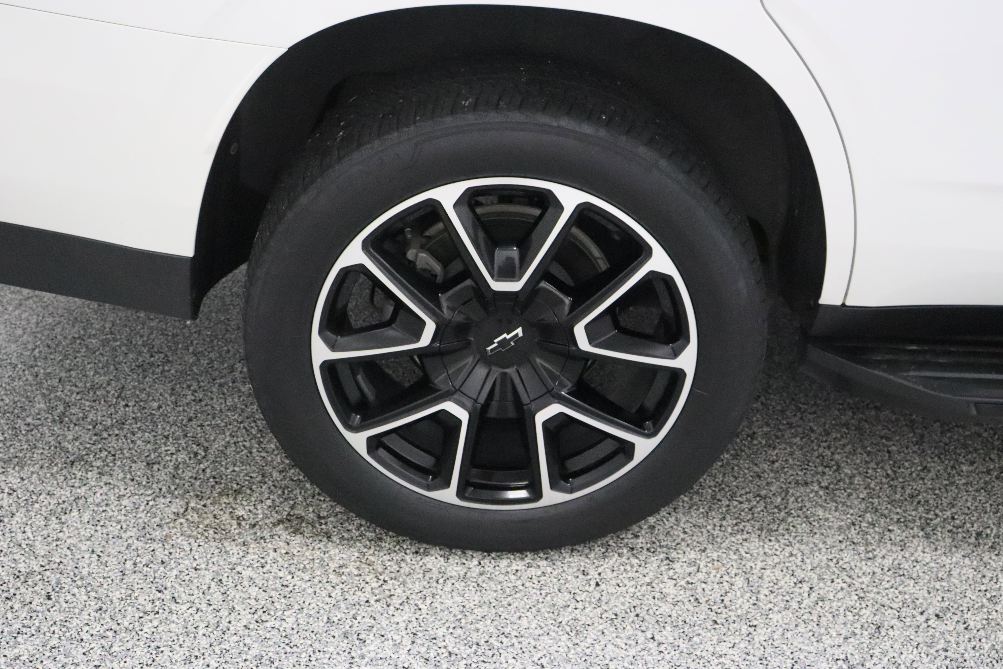 Used 2023 Iridescent Pearl Tricoat Chevrolet RST 5.3L image 6