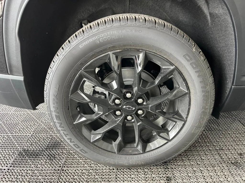 New 2026 Black Chevrolet LT image 22