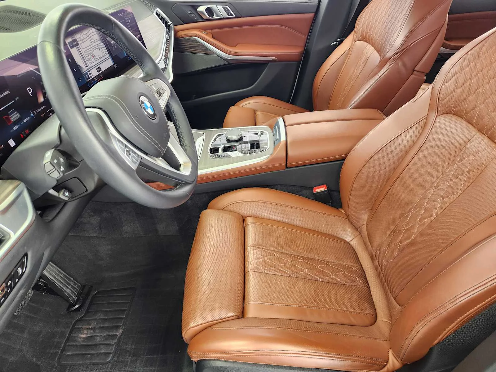 Certified Used 2023 Mineral White Metallic BMW xDrive40i image 9