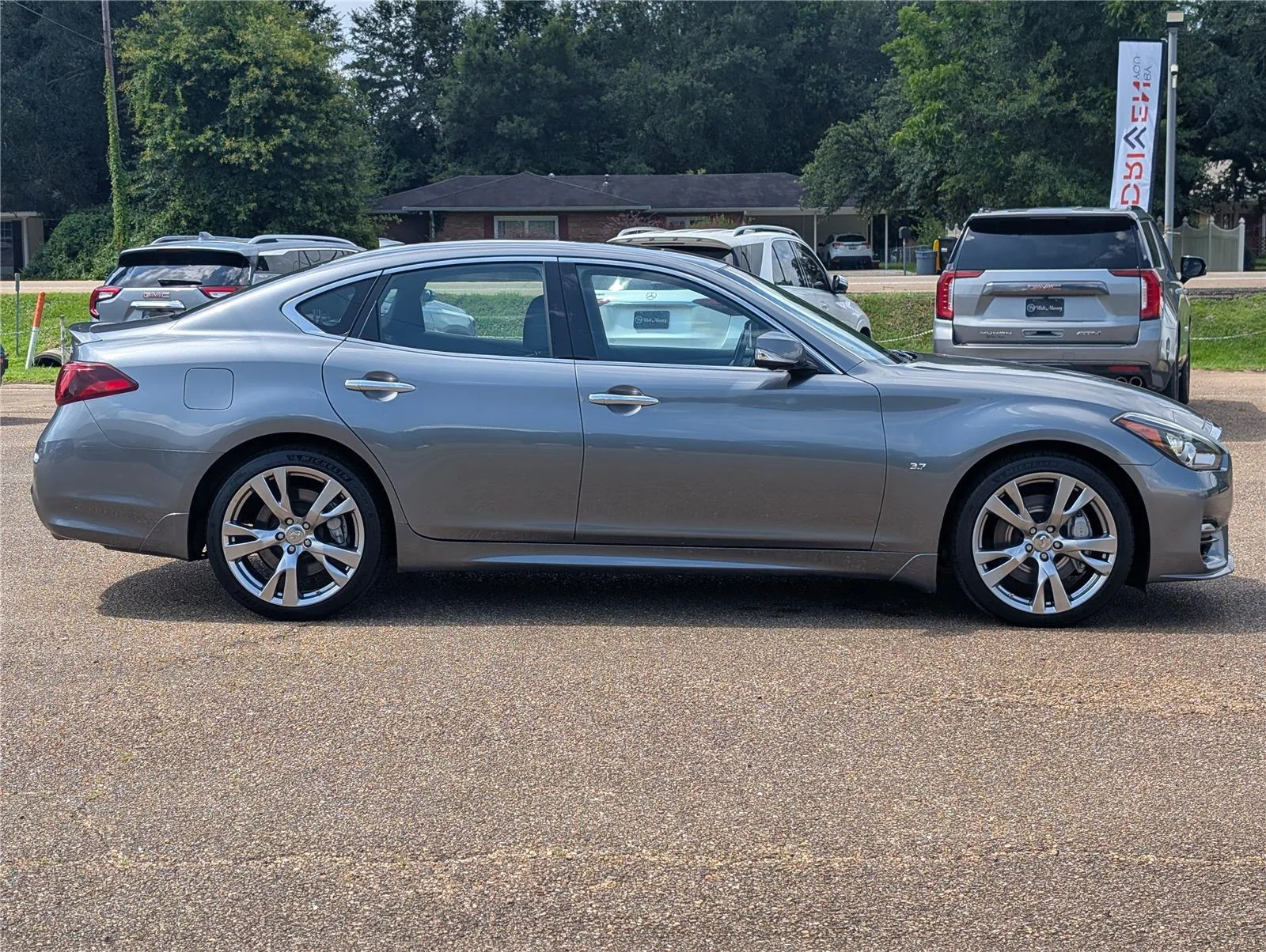 Used 2019 Gray INFINITI 3.7 image 6