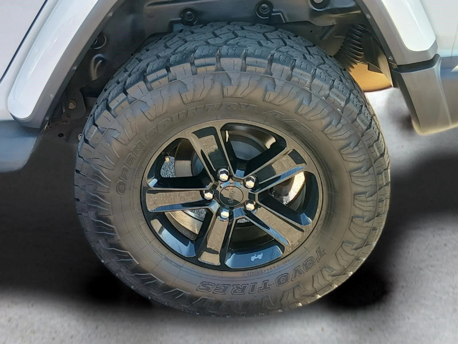 Used 2020 Bright White Clearcoat Jeep Sahara Altitude image 12