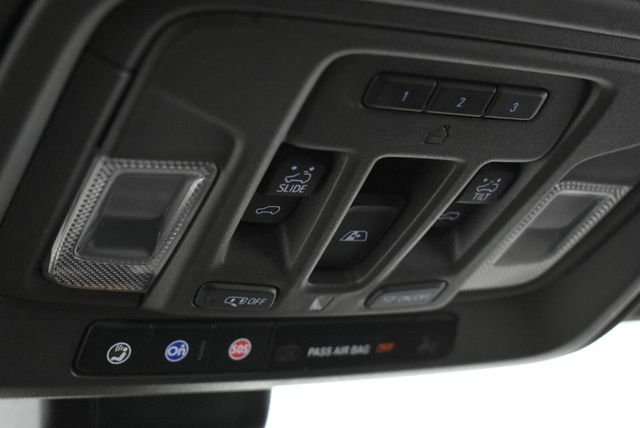 Used 2020  GMC Denali image 33