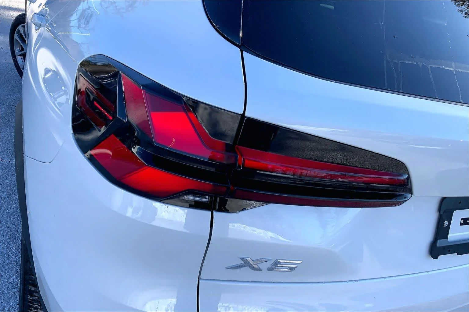New 2026 Mineral White Metallic BMW xDrive40i image 14