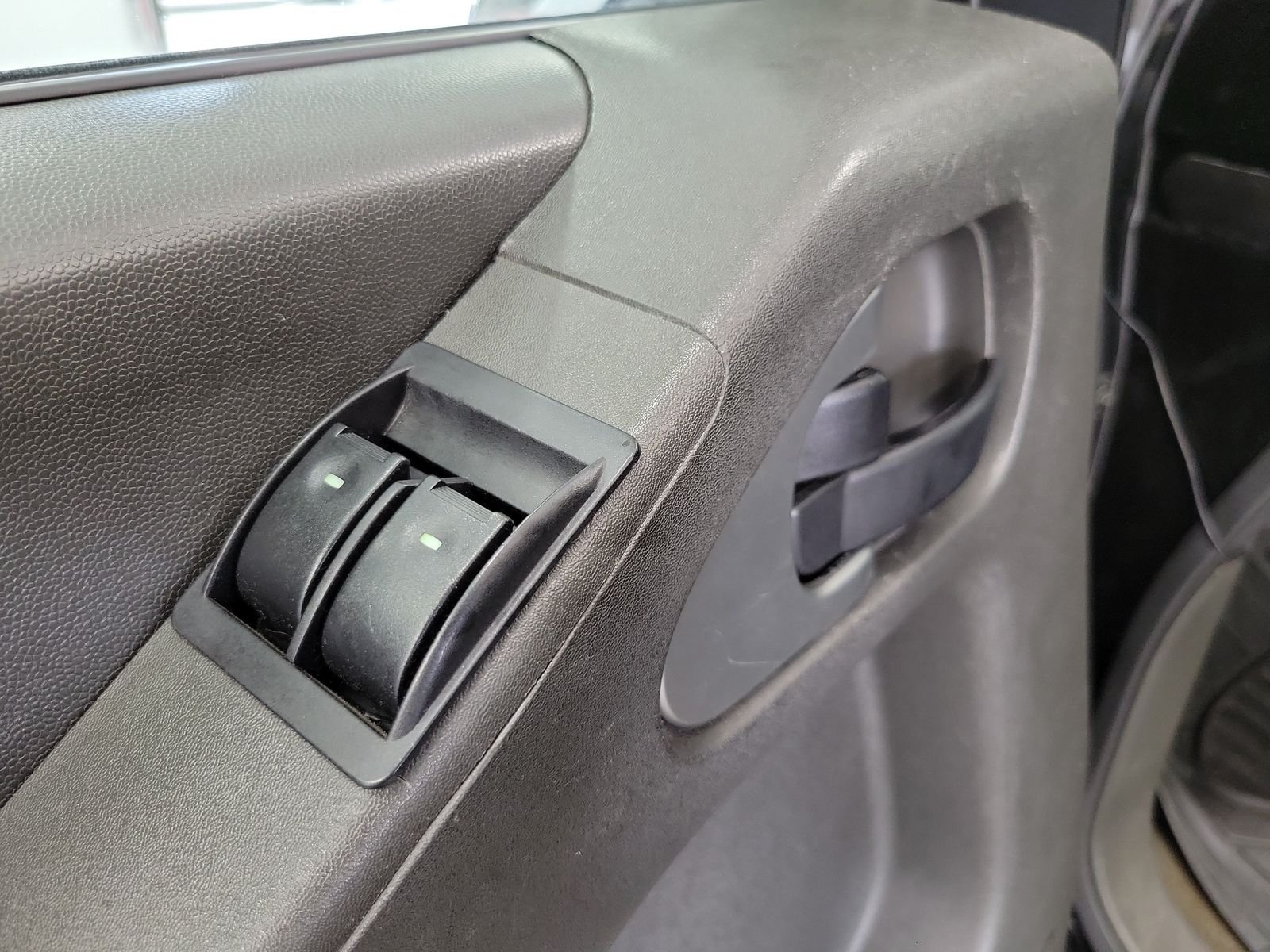 Used 2015 Black Nissan S image 7