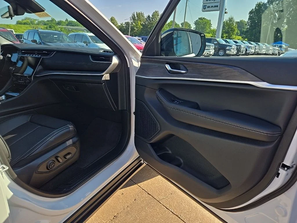 2025 Jeep Grand Cherokee L Limited - Photo 80