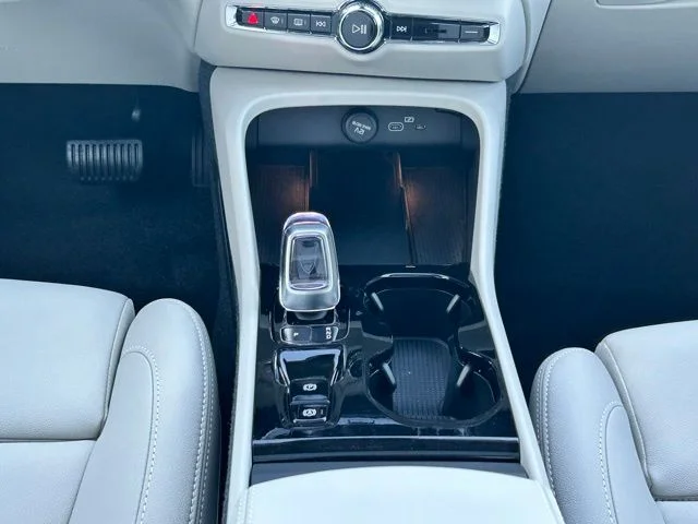 2026 Volvo XC40 Ultra - Photo 20