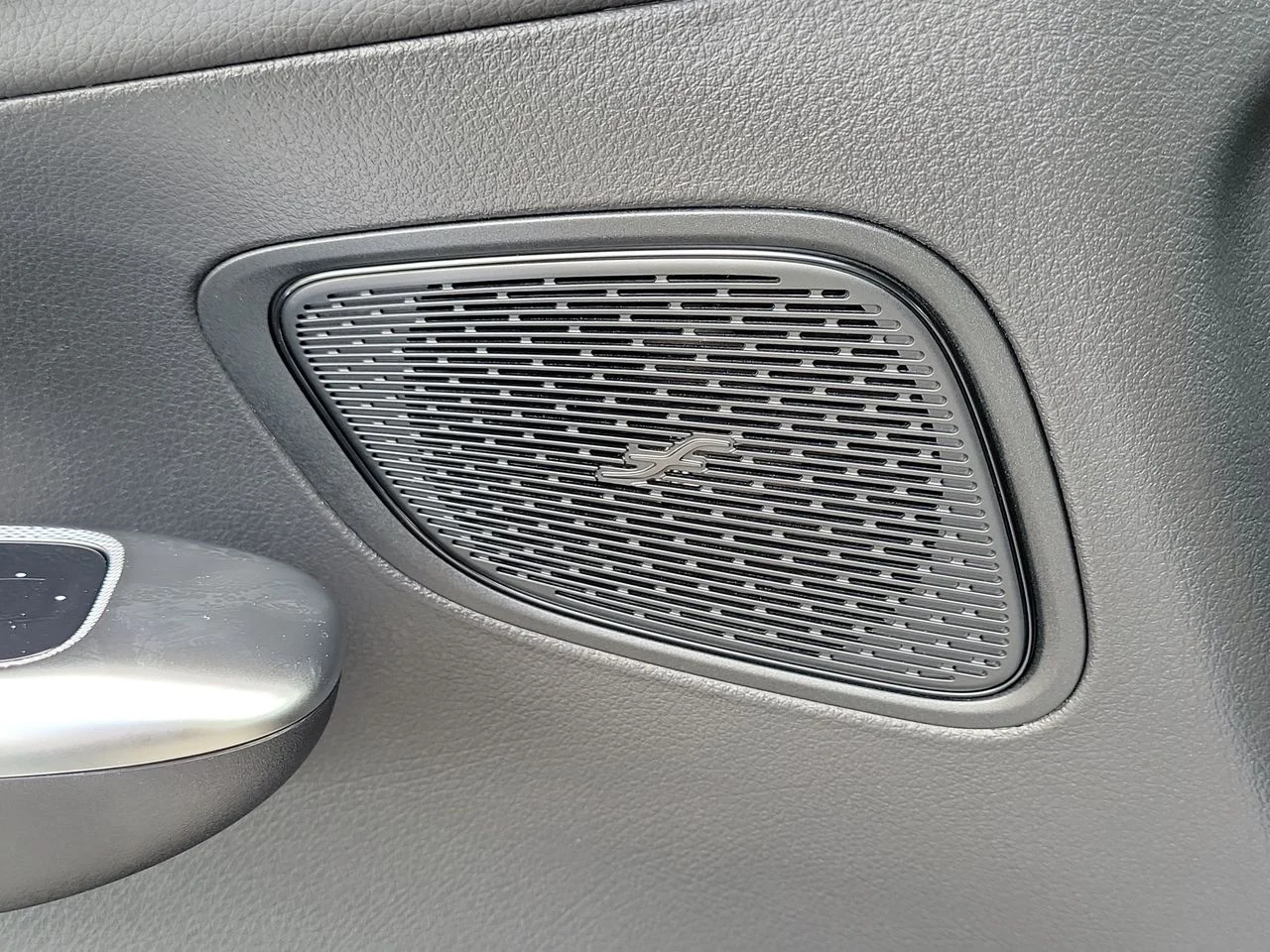 New 2026 Cirrus Silver Metallic Mercedes-Benz GLC 300 image 27