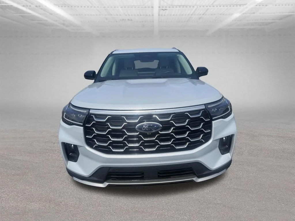 Used 2025 White Metallic Ford Platinum image 13