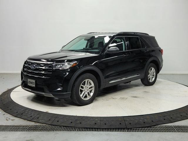 Used 2025 Black Ford Active image 4
