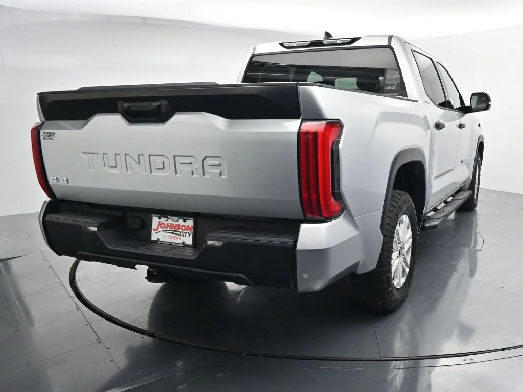 Used 2022 Silver Toyota SR5 image 5