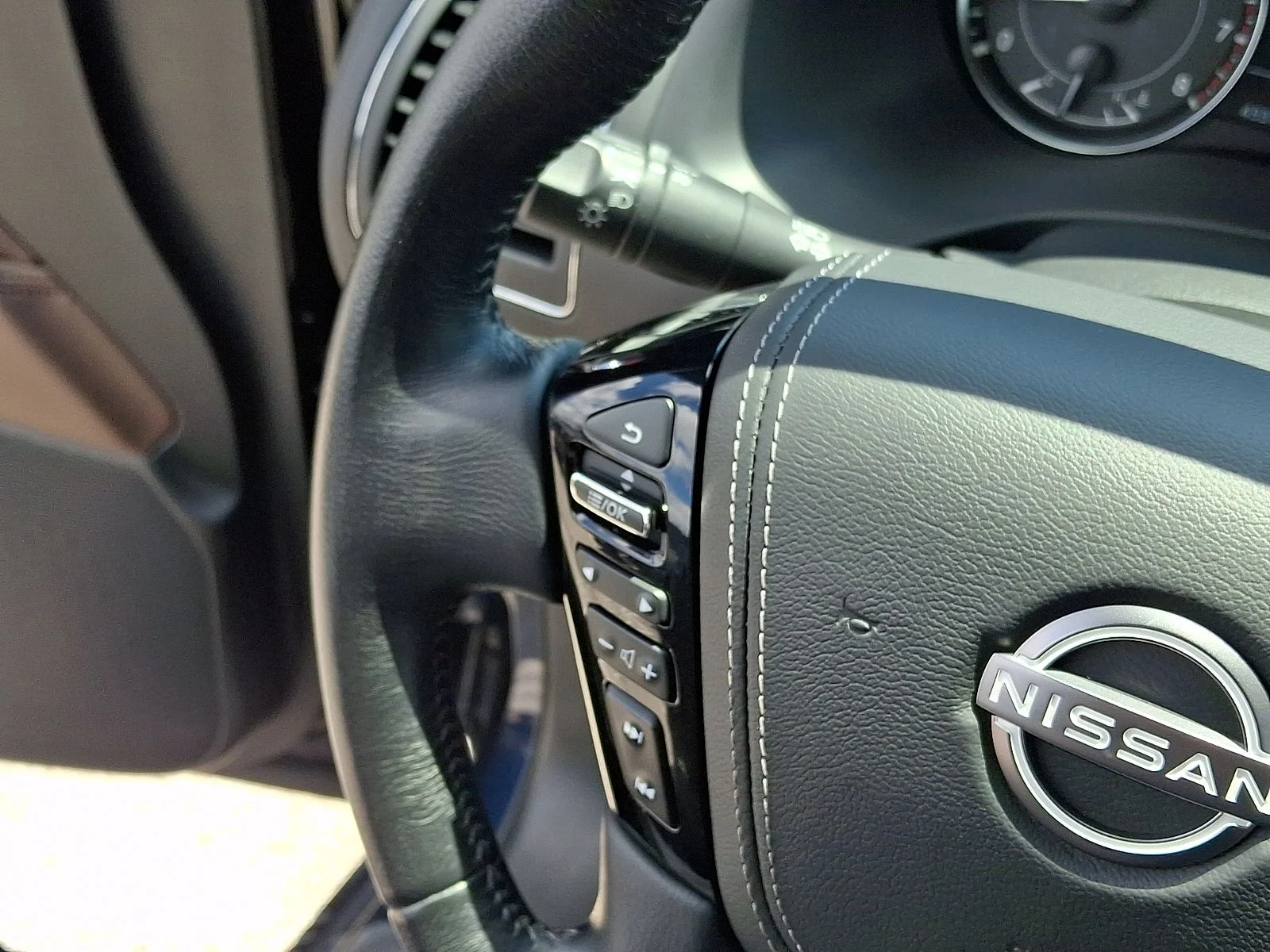 Used 2023 Blue Nissan Platinum image 22