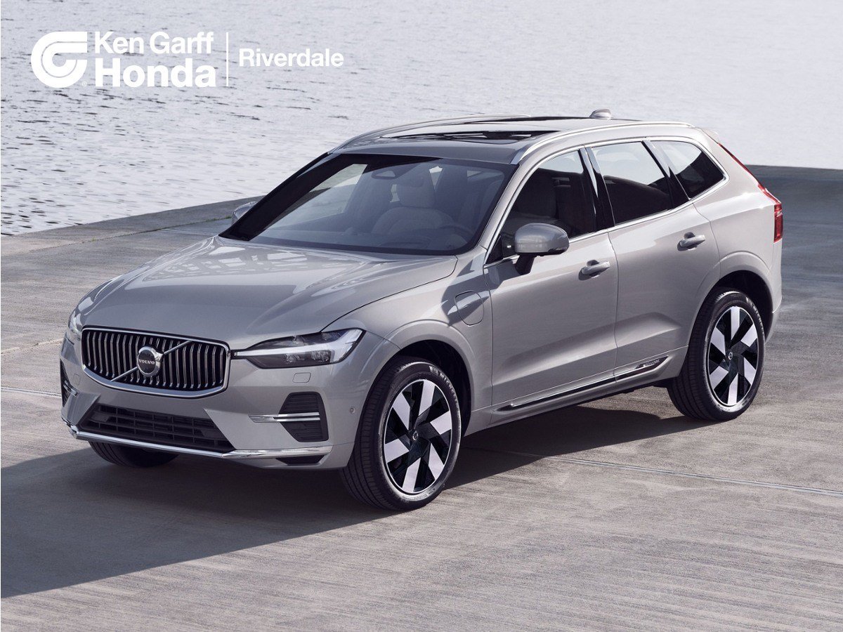 2024 Volvo XC60 T8 Plus Dark Theme AWD's photo