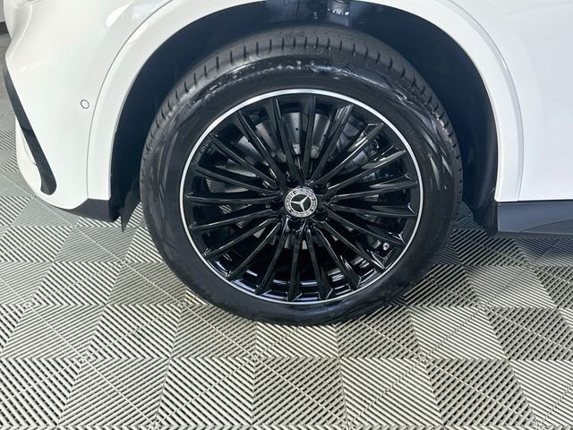 New 2027 Polar White Mercedes-Benz GLC 350e image 30