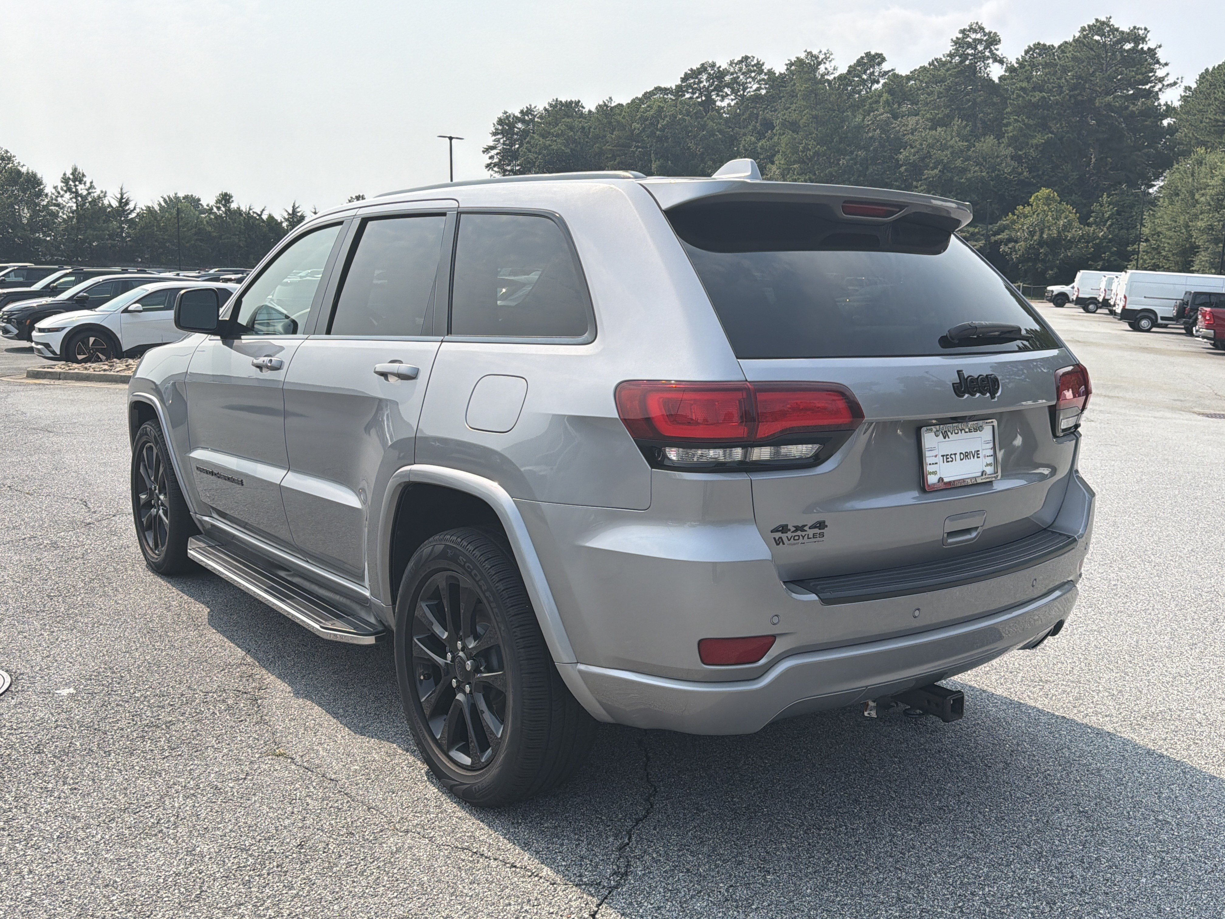 Used 2020 Billet Silver Metallic Clearcoat Jeep Altitude image 6