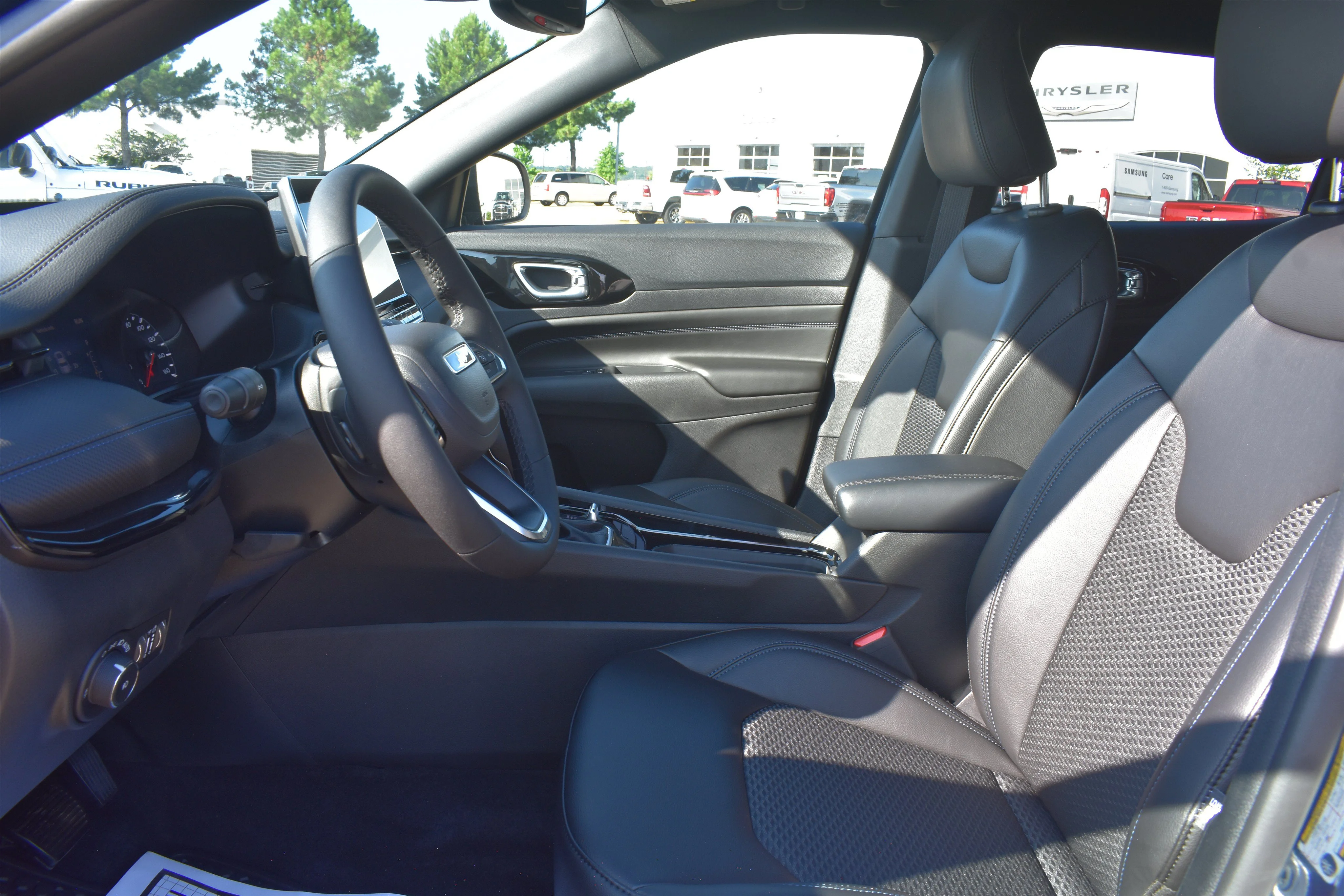 New 2026 Fathom Blue Pearl Coat Jeep Latitude Altitude image 15