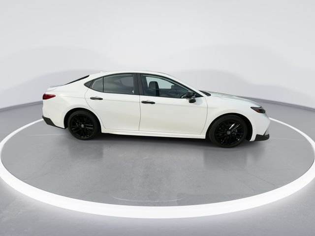 2026 Toyota Camry SE - Photo 9