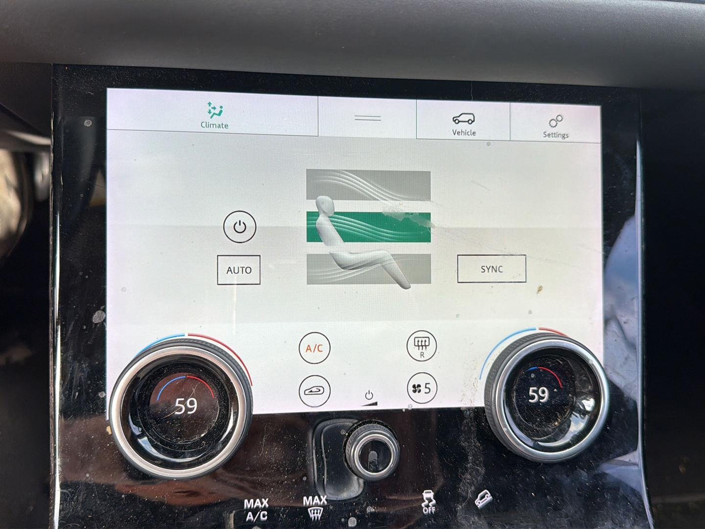 Used 2020 Fuji White Land Rover SE image 7