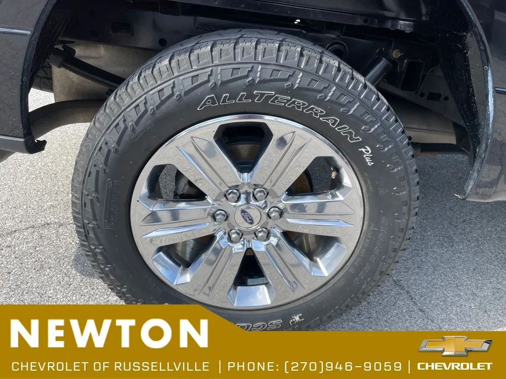 Used 2018 Shadow Black Ford XLT image 41