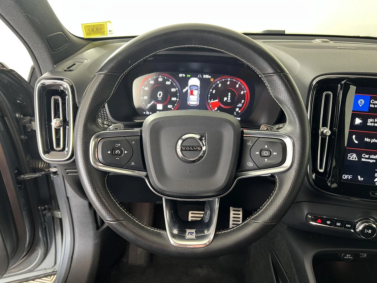 Used 2019 Gy Volvo R-Design image 15