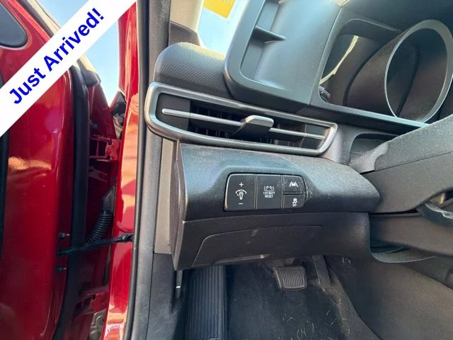 Used 2022 Red Hyundai Blue image 36