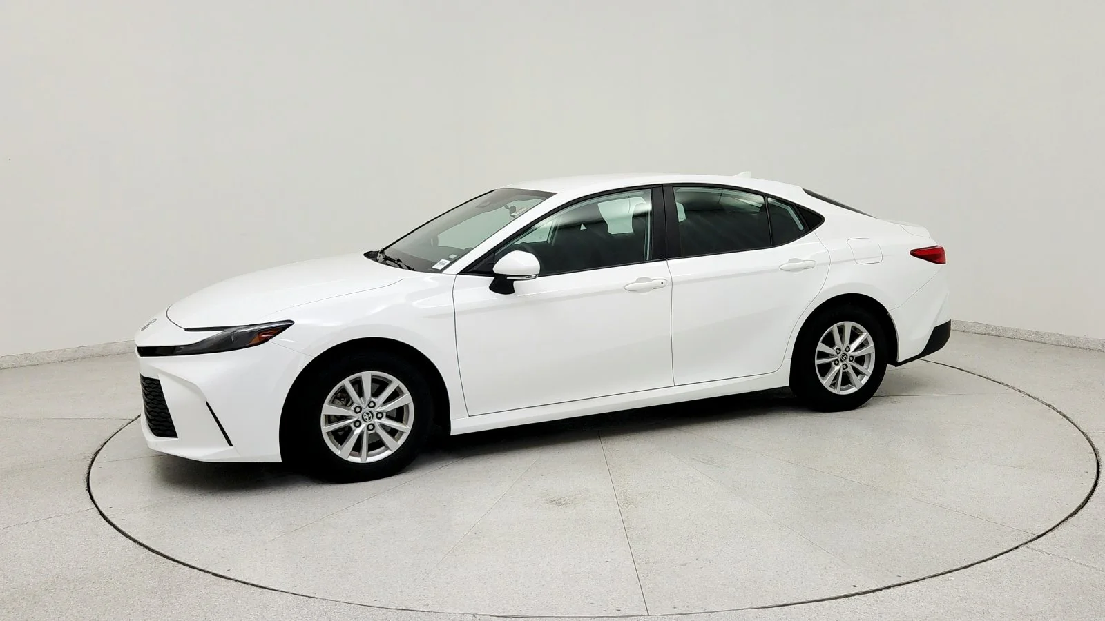Used 2025 White Toyota LE image 3