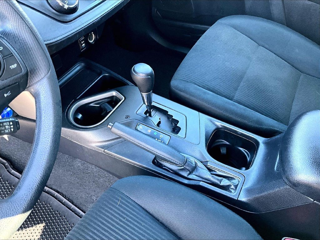 Used 2017 Silver Toyota LE image 20