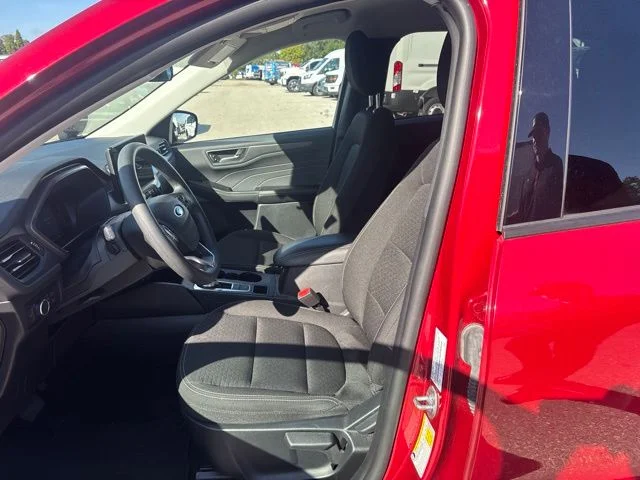 Used 2025 Red Ford Active image 9