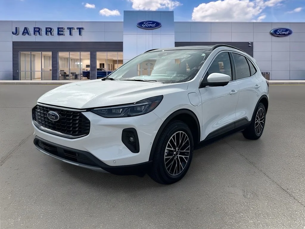 Used 2024 White Ford Base image 2