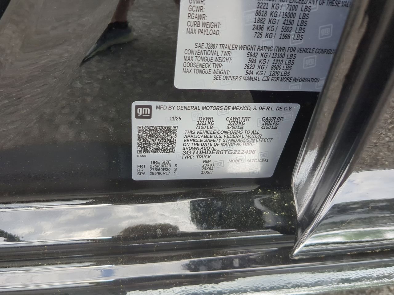 New 2026 Onyx Black GMC SLT image 35