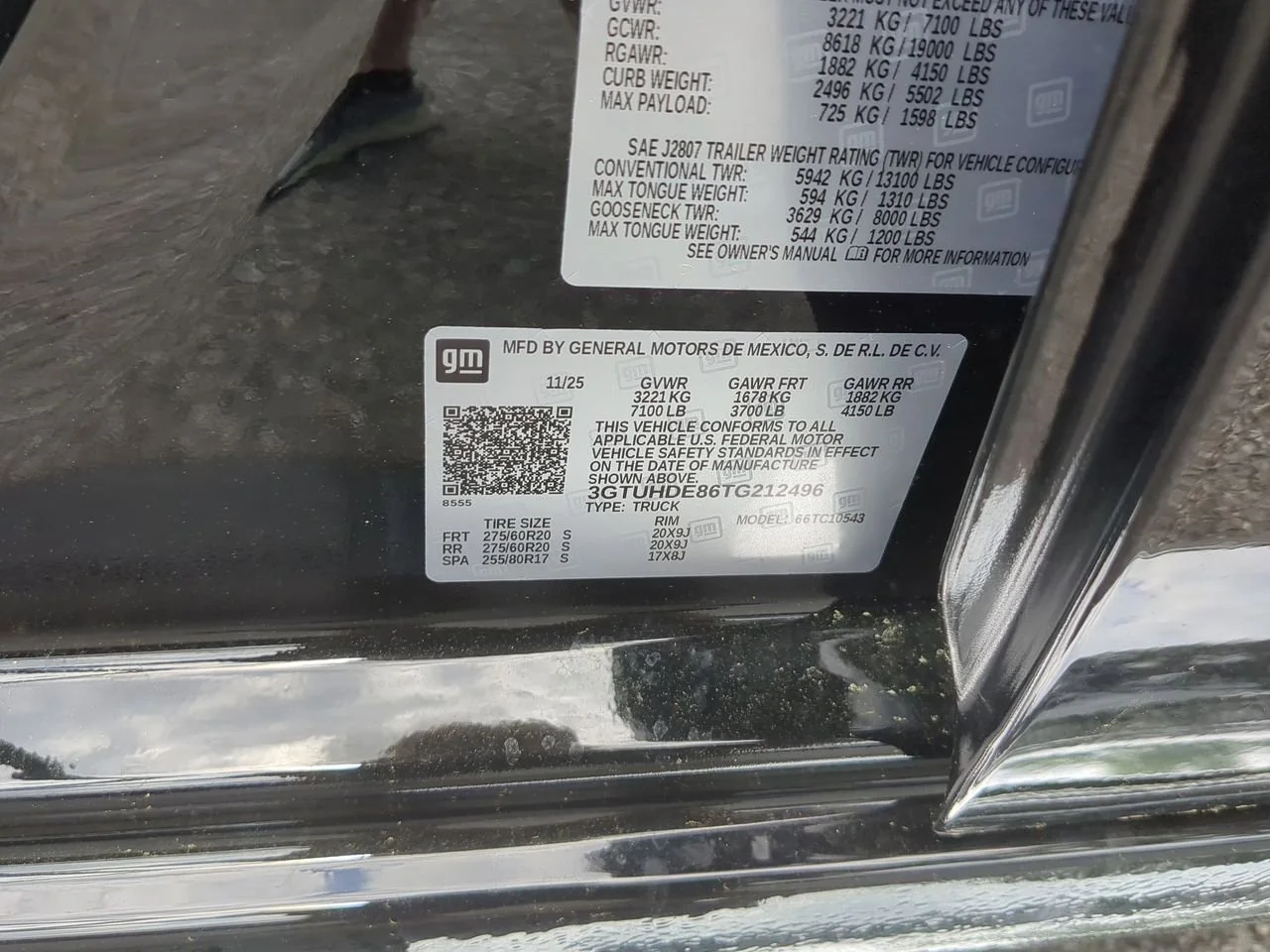 New 2026 Onyx Black GMC SLT image 35