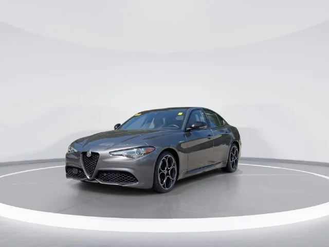 Used 2023 Gray Alfa Romeo Veloce image 4