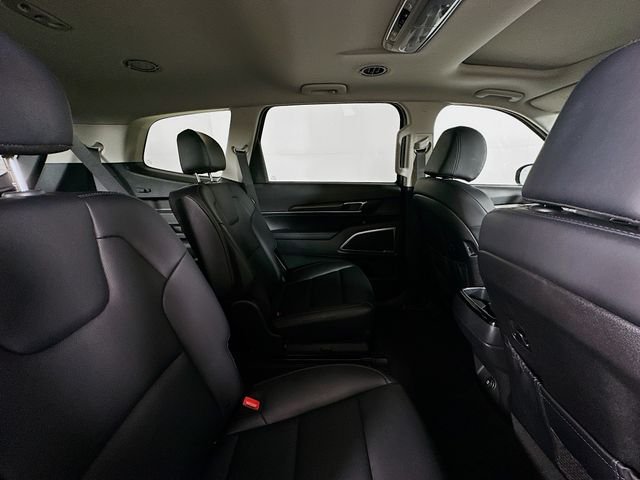 Used 2025 Silver Kia S image 26