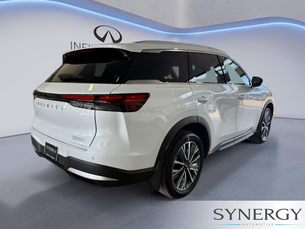 New 2027 RADIANT WHITE INFINITI Luxe FWD image 5