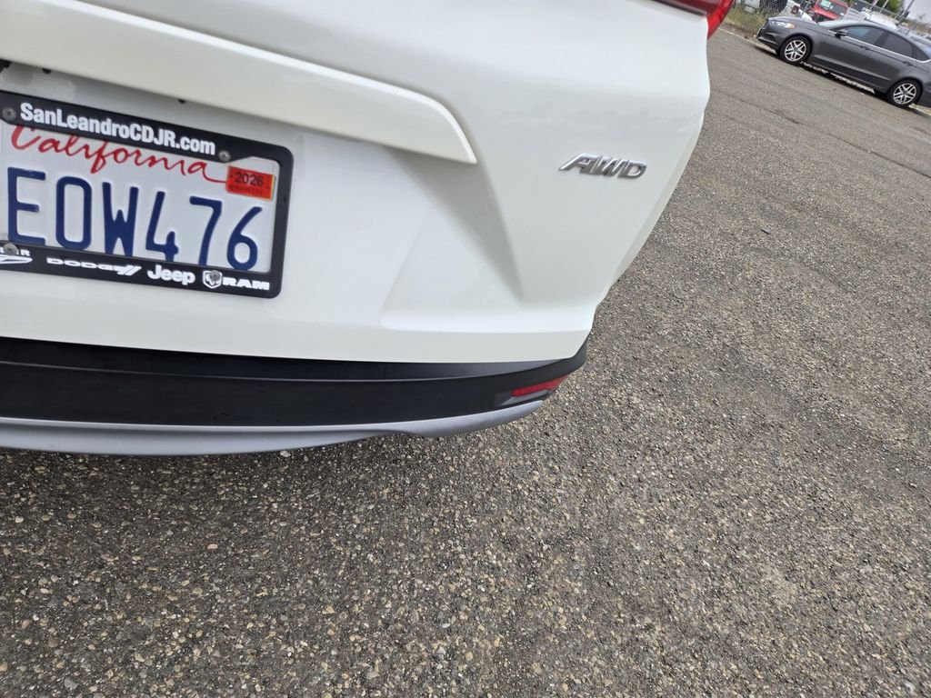 Used 2018 White Diamond Pearl Honda EX image 10