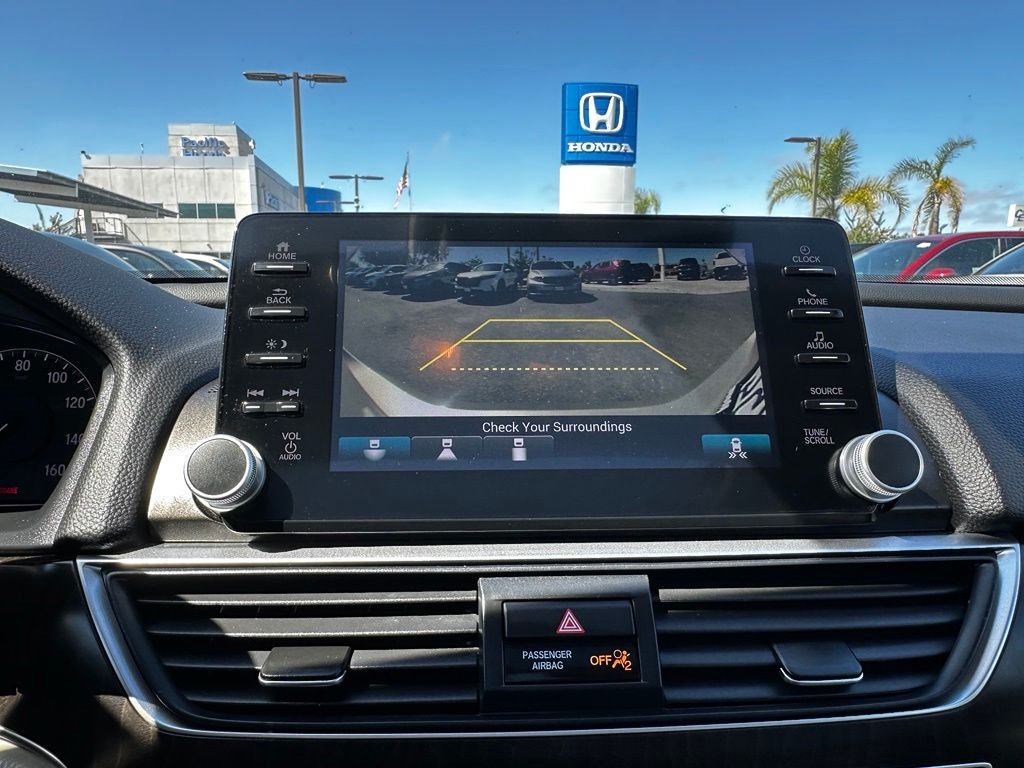 Used 2020 Gold Honda EX-L image 28