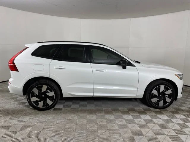 Used 2024 White Volvo T8 Plus Dark Theme image 13