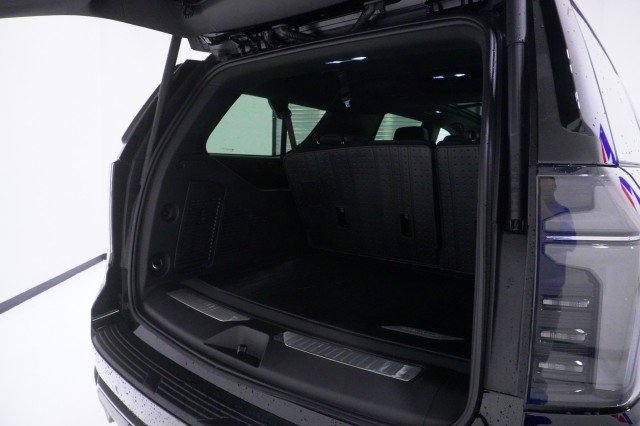 2026 Chevrolet Suburban RST - Photo 8
