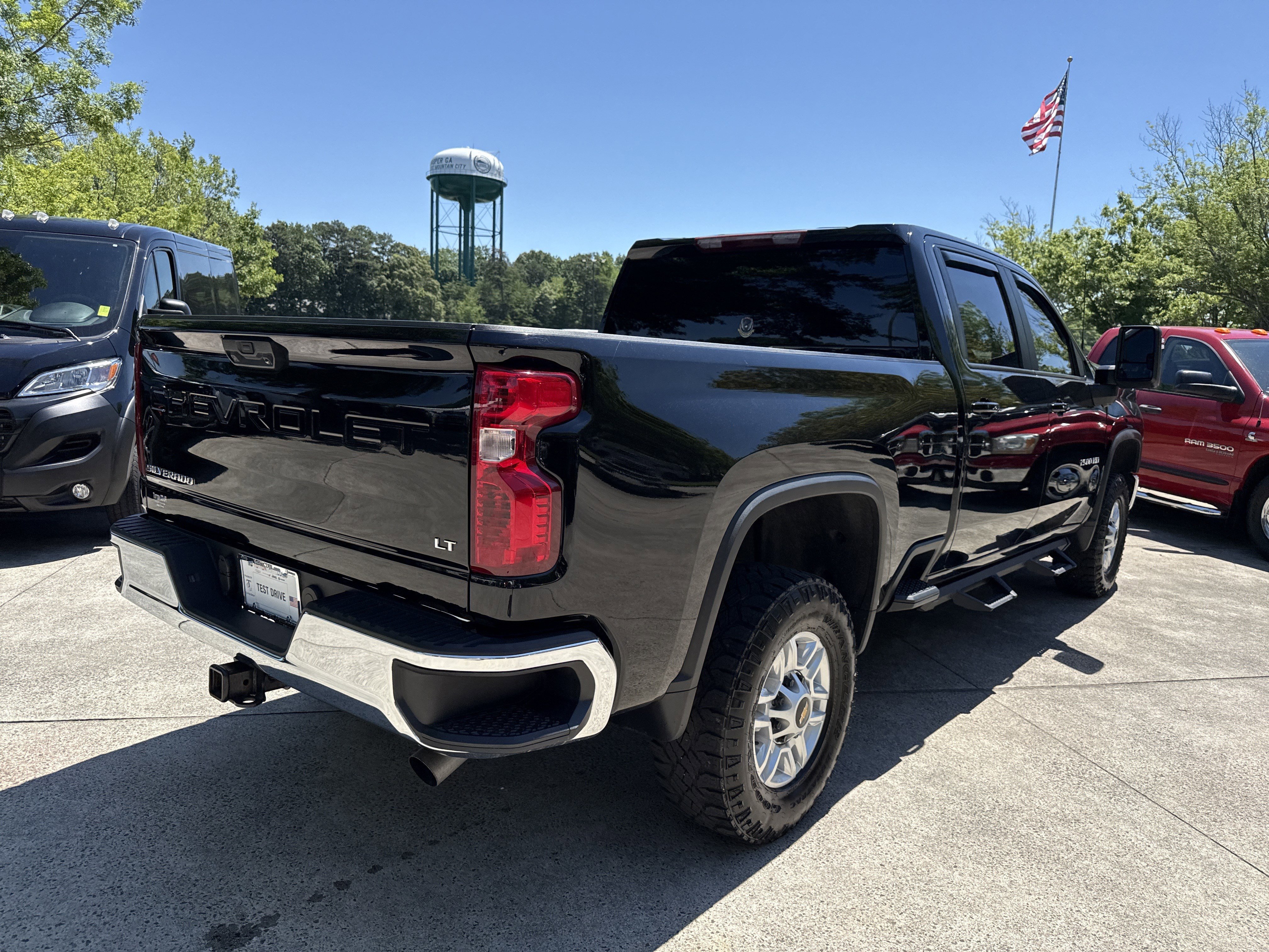 Used 2022 Black Chevrolet LT image 7