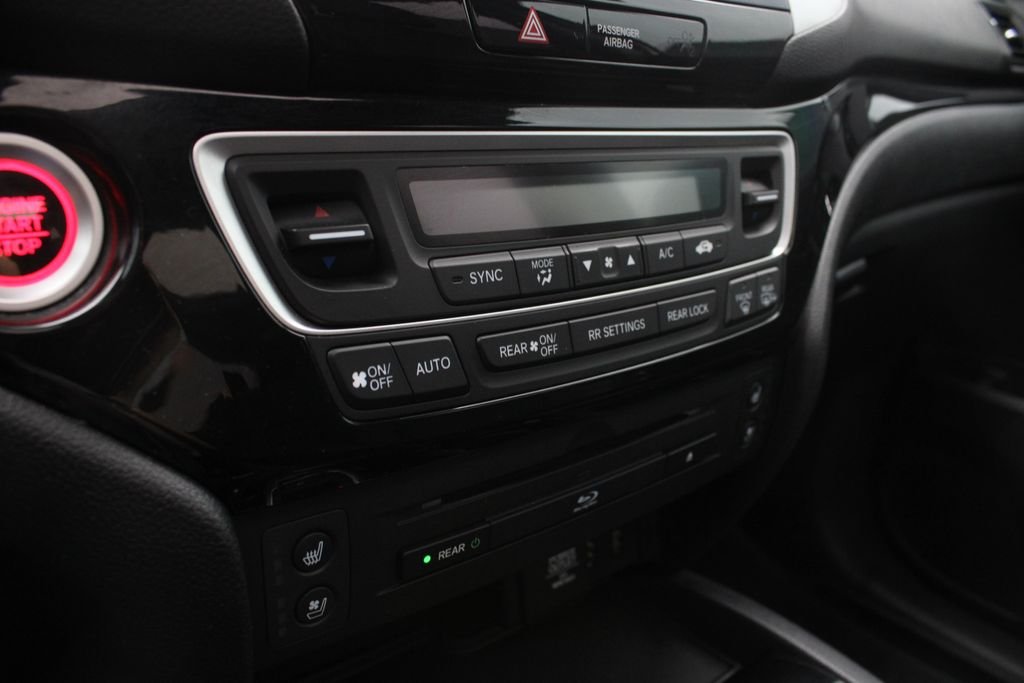 Used 2016 White Honda Elite image 18
