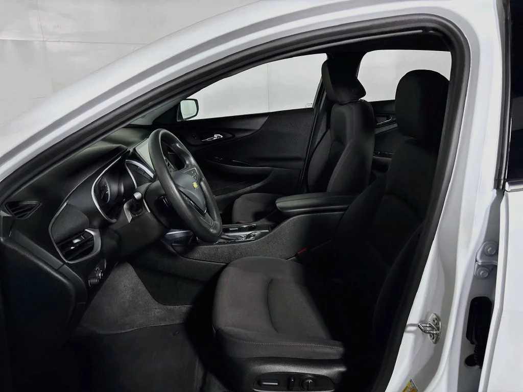 Used 2023 White Chevrolet LT image 11