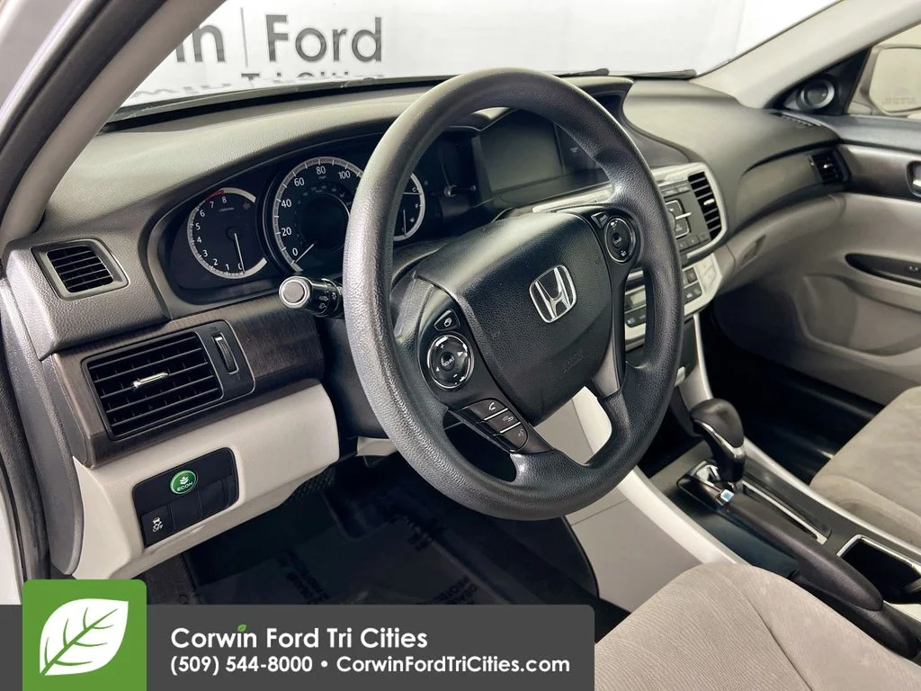 Used 2013  Honda EX image 3