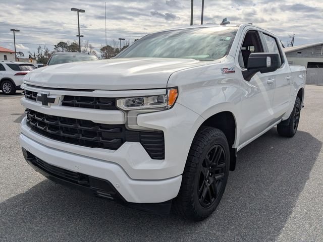 Used 2024 Summit White Chevrolet RST image 8