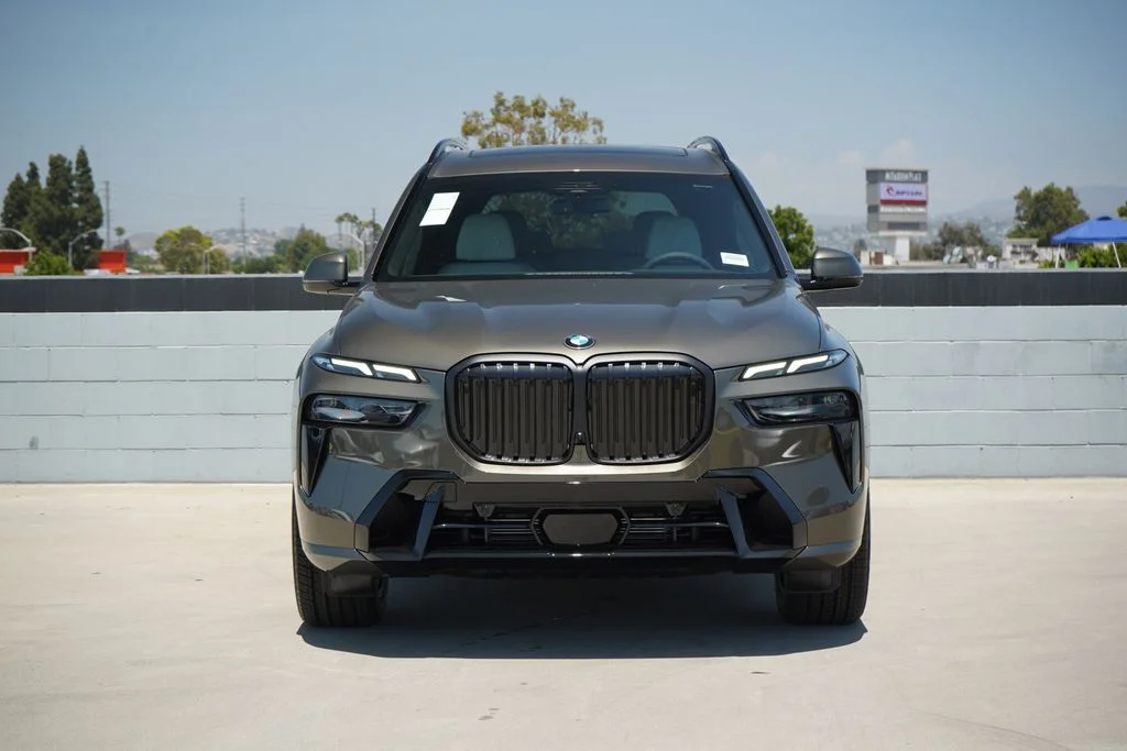 New 2027 Manhattan Green Metallic BMW xDrive40i image 2