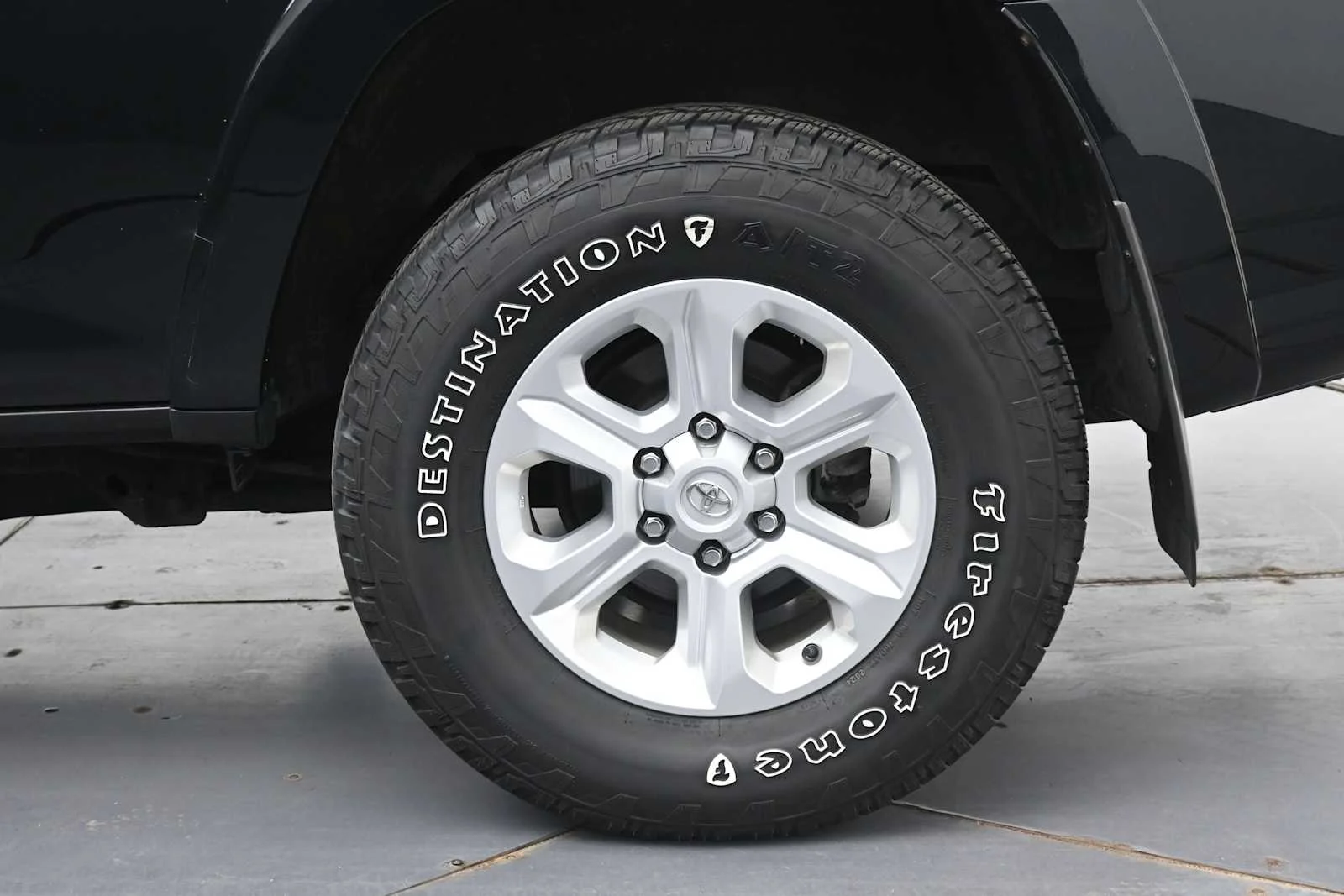 Used 2022 Midnight Black Metallic Toyota SR5 Premium image 5