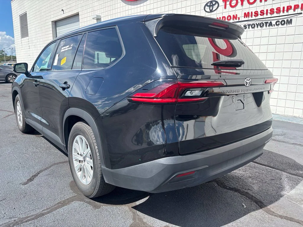 Used 2025 Black Toyota XLE image 6