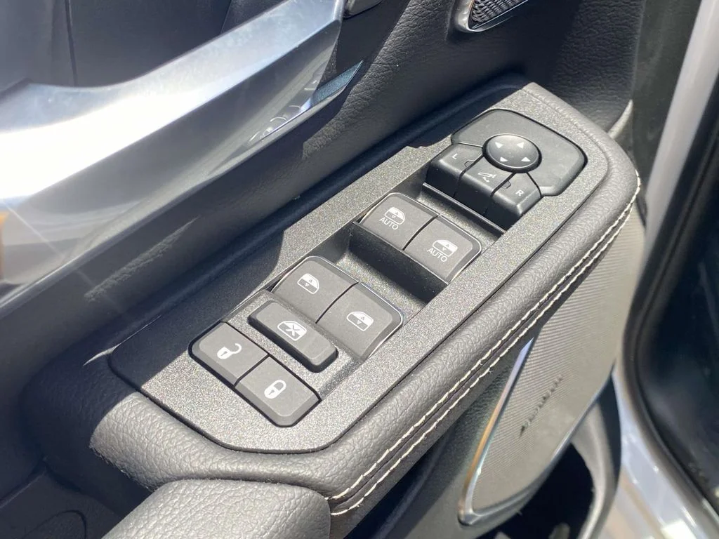 2026 RAM 1500 Laramie - Photo 15