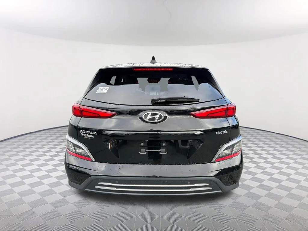 Used 2023 Black Hyundai Limited image 6