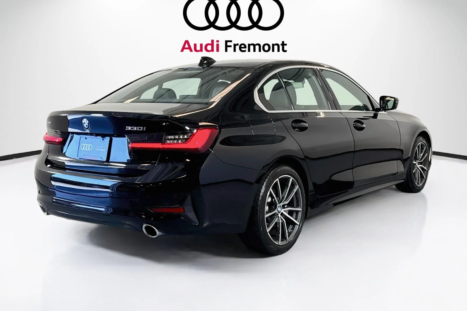 Used 2020 Jet Black BMW 330i image 5