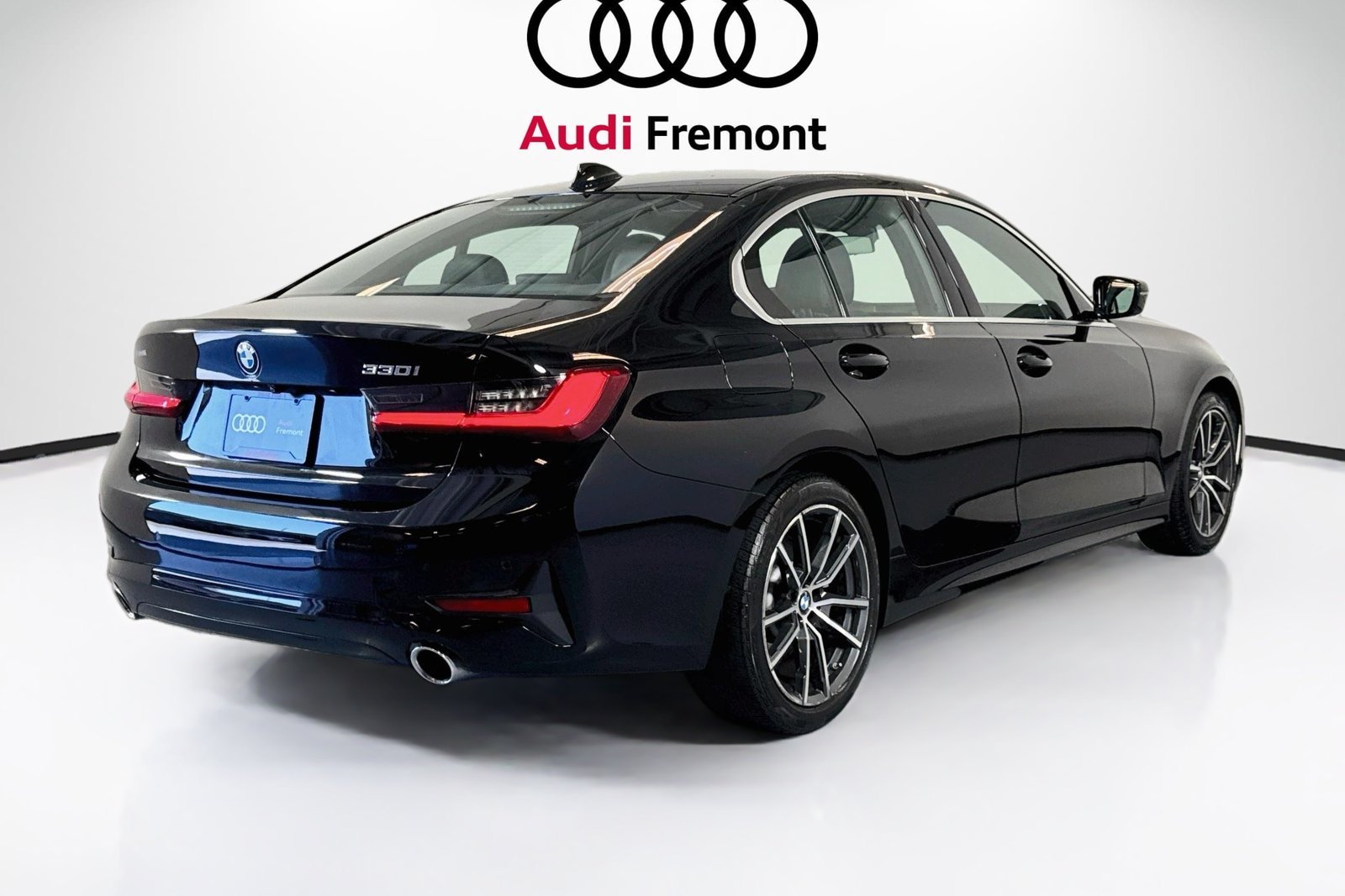 Used 2020 Jet Black BMW 330i image 5
